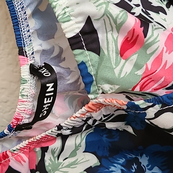 Shein floral off the shoulder blouse - Picture 3 of 5